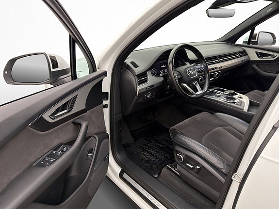 Audi Q7 11 of 30