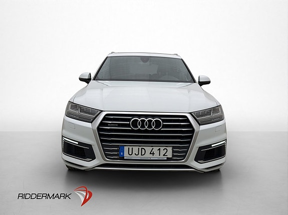 Audi Q7 2 of 5