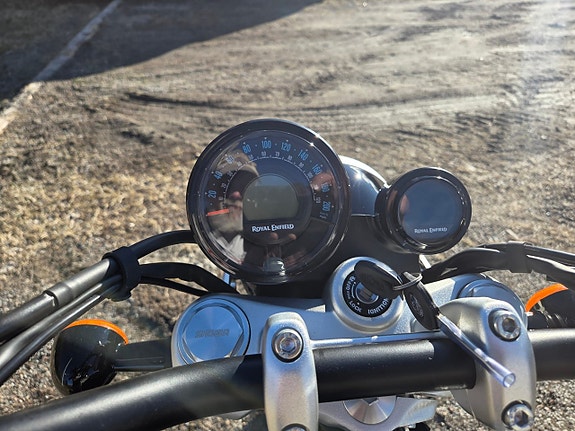 Royal Enfield Super meteor 650 14 of 16