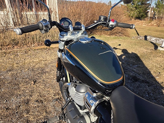 Royal Enfield Super meteor 650 13 of 16