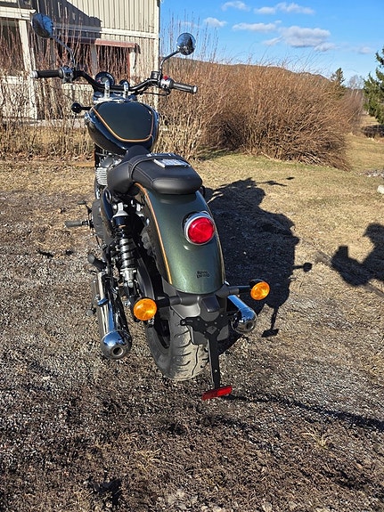 Royal Enfield Super meteor 650 12 of 16
