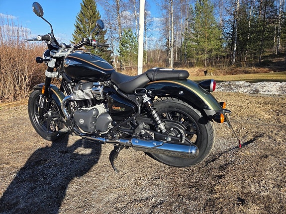 Royal Enfield Super meteor 650 9 of 16