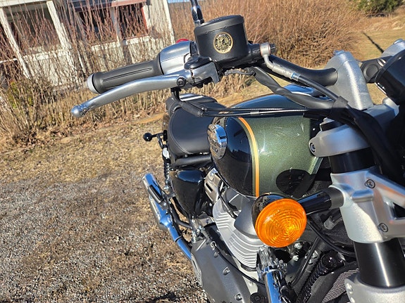 Royal Enfield Super meteor 650 5 of 5