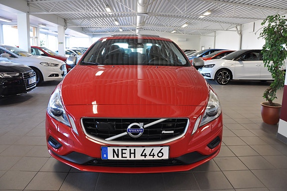 Volvo S60 3 of 5