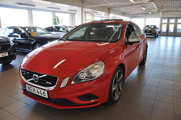 Volvo S60 4 of 5