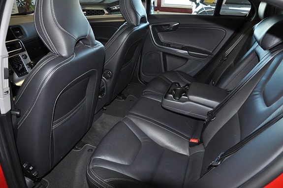 Volvo S60 12 of 14