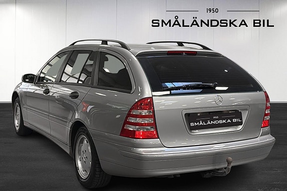 Mercedes-Benz C180 3 of 5