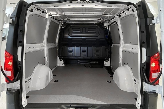 Mercedes-Benz eVito 119 9 of 14