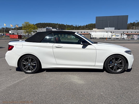 BMW M235i 11 of 30