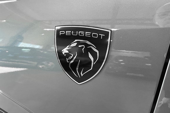 Peugeot e-5008 9 of 10