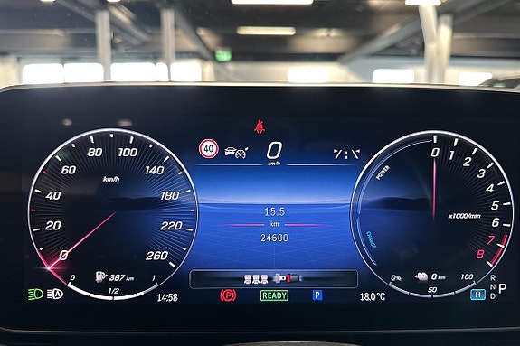 Mercedes-Benz C300 e 14 of 26