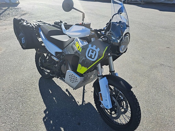 Husqvarna Norden 901 Expedition 3 of 4