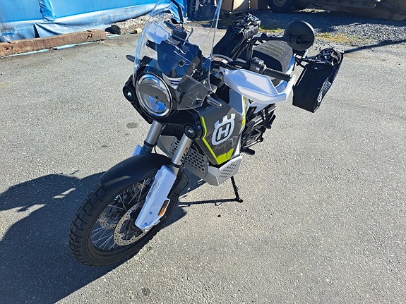 Husqvarna Norden 901 Expedition 2 of 4