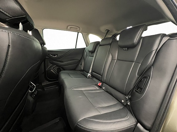 Subaru Outback 22 of 30