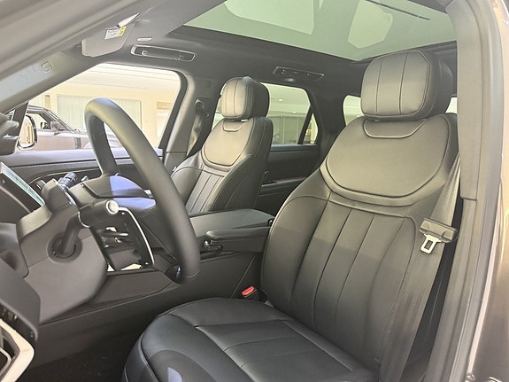 Land Rover Range Rover Sport 9 of 21