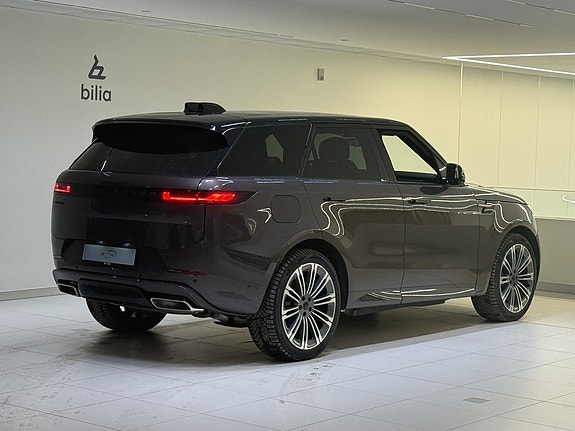 Land Rover Range Rover Sport 4 of 5