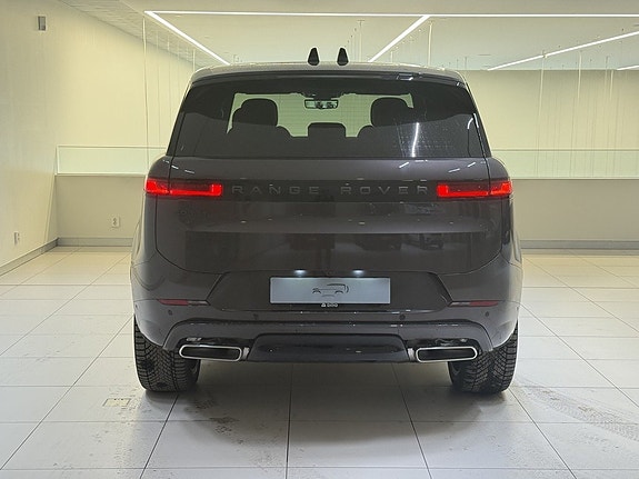 Land Rover Range Rover Sport 5 of 5