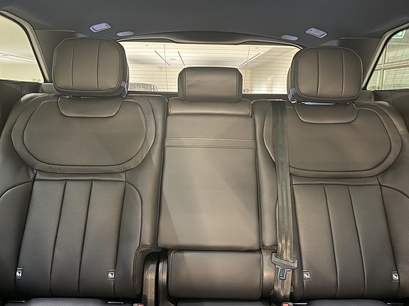 Land Rover Range Rover Sport 18 of 21