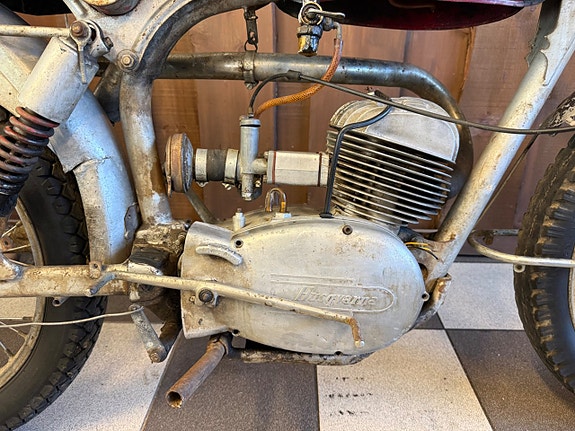 Husqvarna SILVERPILEN 175 CC 7 of 11