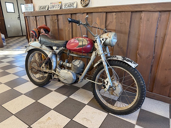 Husqvarna SILVERPILEN 175 CC 9 of 11