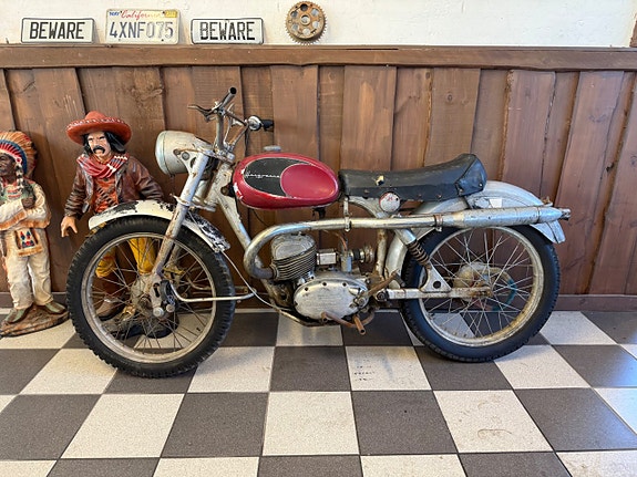 Husqvarna SILVERPILEN 175 CC