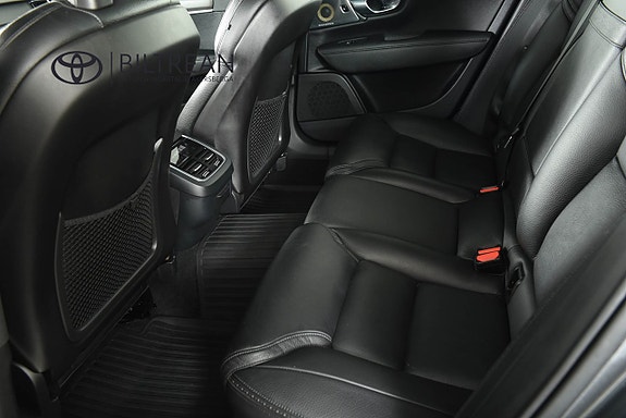 Volvo V90 Cross Country 7 of 19