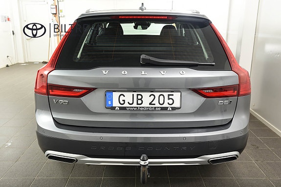 Volvo V90 Cross Country 4 of 5