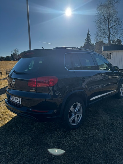 Volkswagen Tiguan 3 of 8