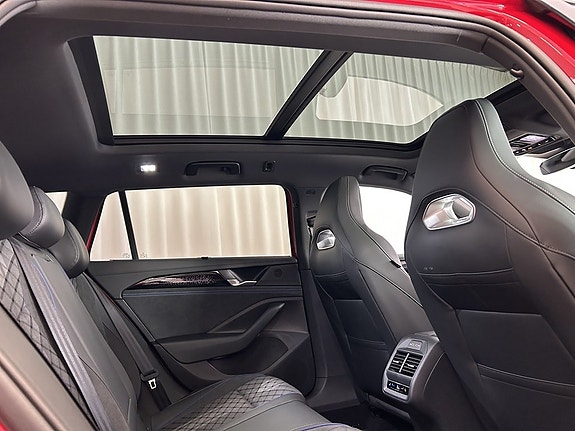 Volkswagen Passat 7 of 12