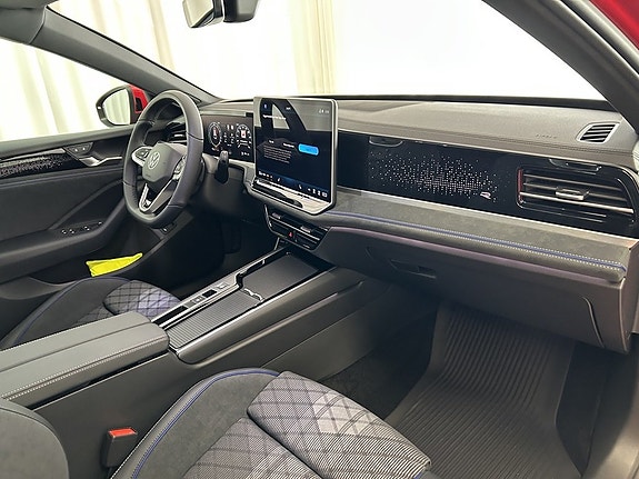Volkswagen Passat 11 of 12