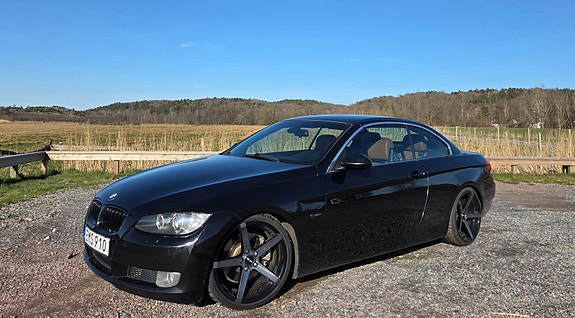 BMW 325i 3 of 5