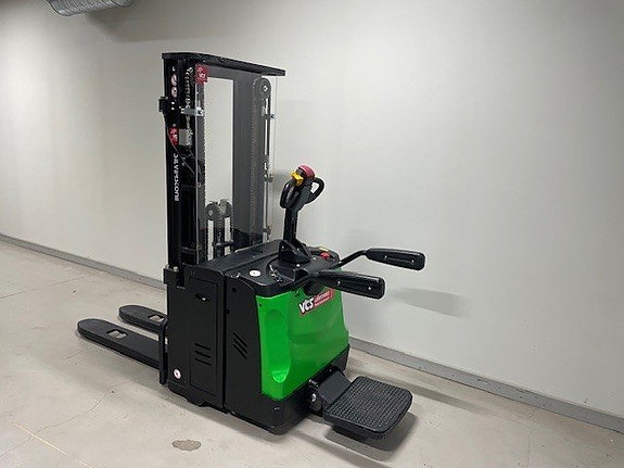 Silverstone 1600kg Triplex 4,5m Litium 2 of 5