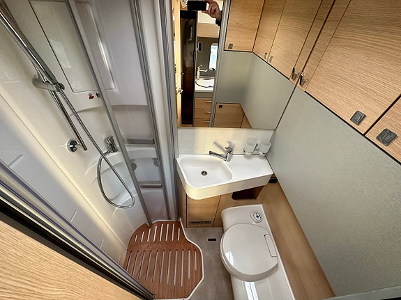 Hymer B-MC T 580 Blackline 9 of 23