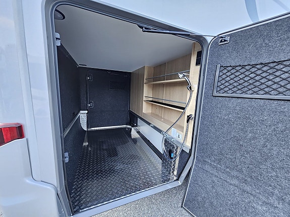 Hymer B-MC T 580 Blackline 11 of 23