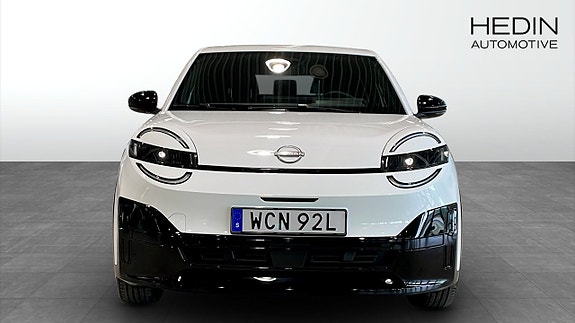 Nissan Micra 2 of 5