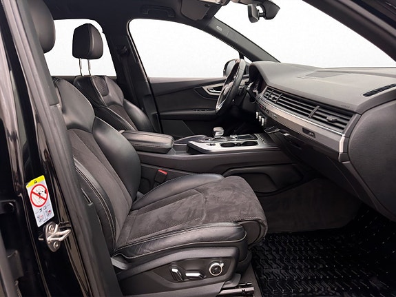 Audi Q7 12 of 30