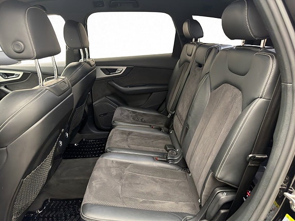 Audi Q7 15 of 30