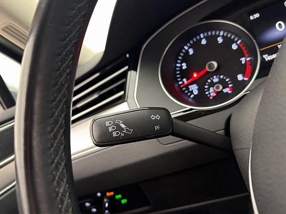Volkswagen Passat Alltrack 21 of 25