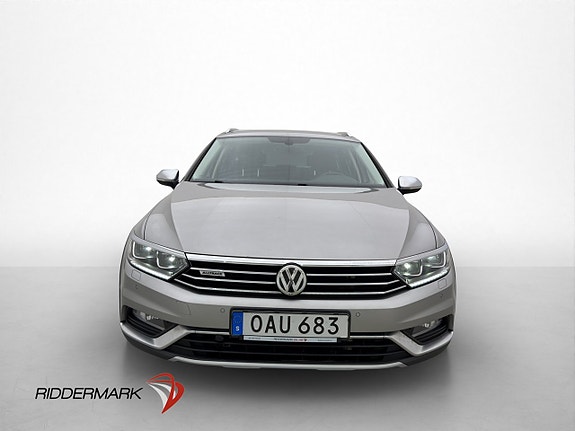 Volkswagen Passat Alltrack 2 of 5