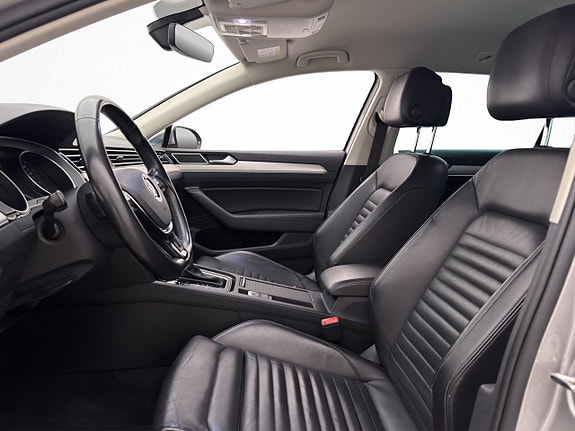 Volkswagen Passat Alltrack 8 of 25