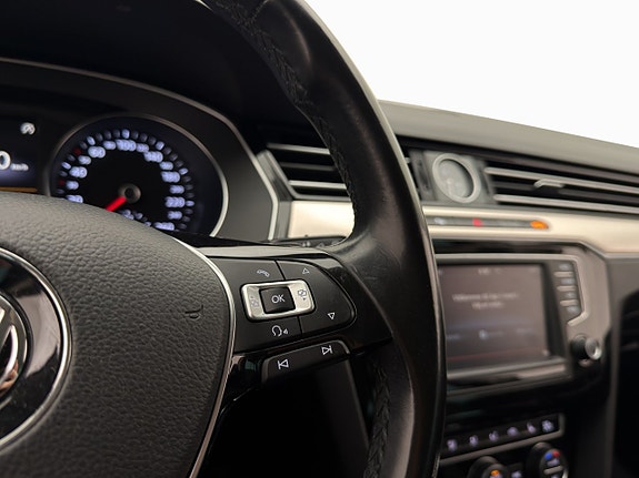 Volkswagen Passat Alltrack 14 of 25
