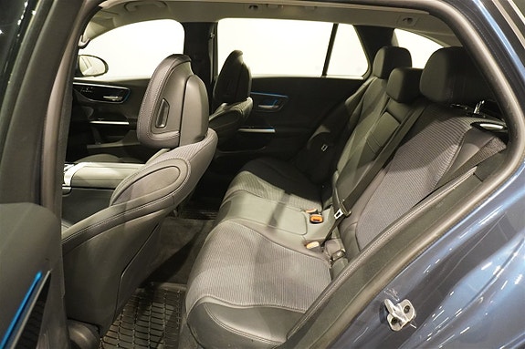Mercedes-Benz C300 5 of 5