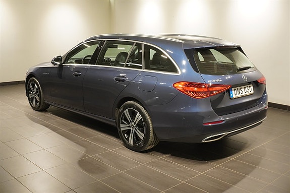 Mercedes-Benz C300 3 of 5