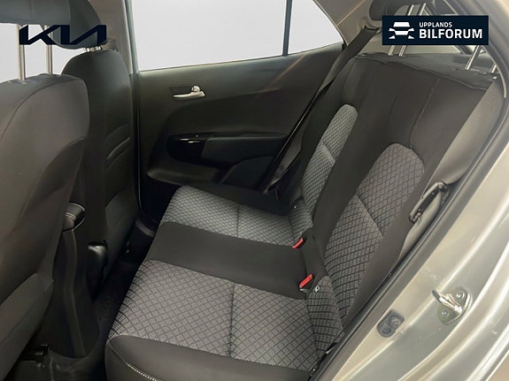 Kia Picanto 9 of 16