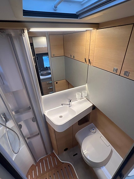 Hymer B-MC T 580 Blackline 9 of 11