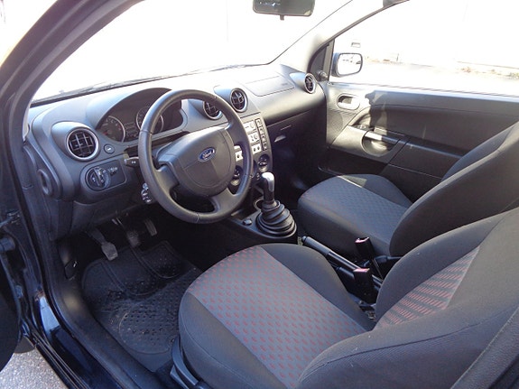 Ford Fiesta 11 of 12