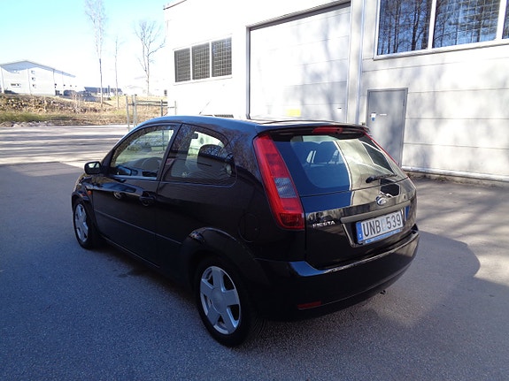 Ford Fiesta 5 of 12