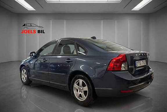 Volvo S40 3 of 5