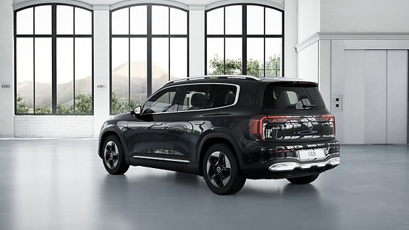 Mercedes-Benz GLB350 5 of 23