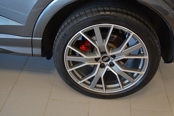 Audi Q3 8 of 21